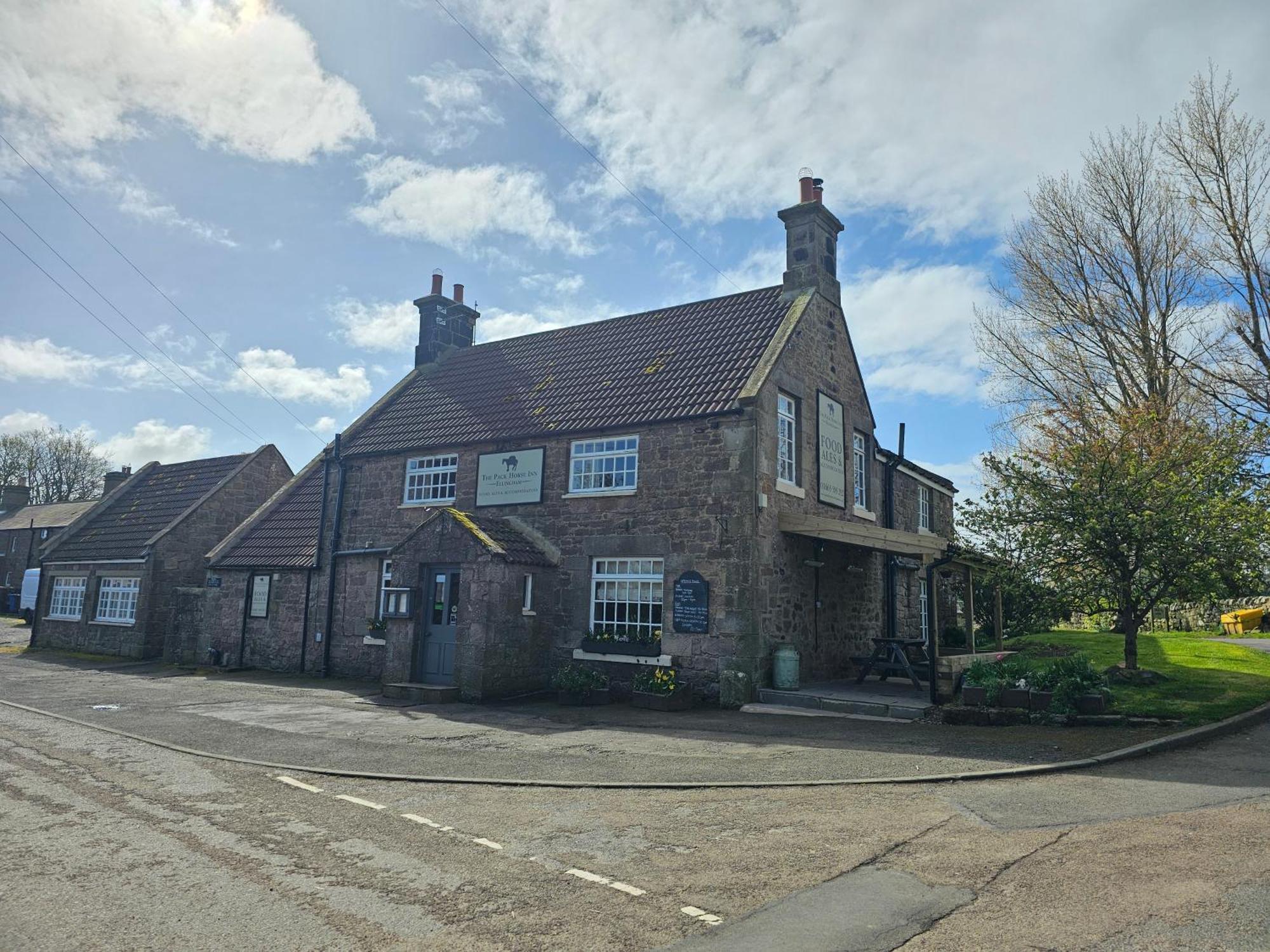 The Pack Horse Inn Chathill Екстериор снимка