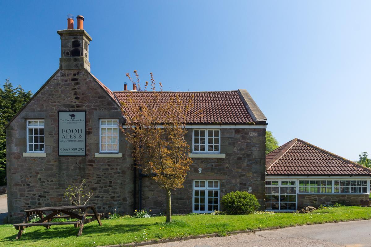 The Pack Horse Inn Chathill Екстериор снимка